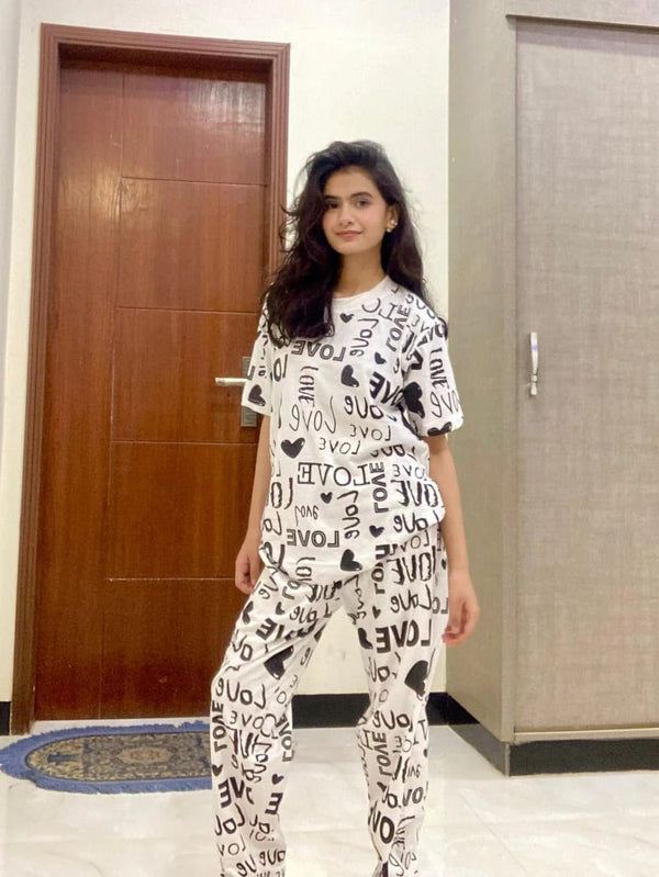 Drop Shoulder Love Printed Night Suit